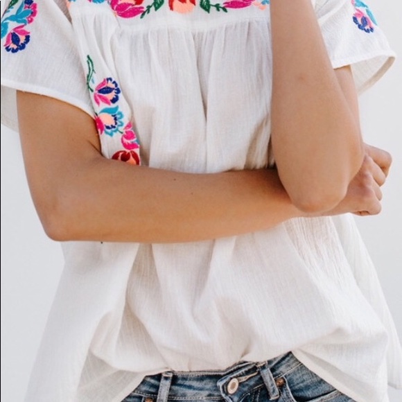 Colorful floral embroidered Top - Picture 6 of 6